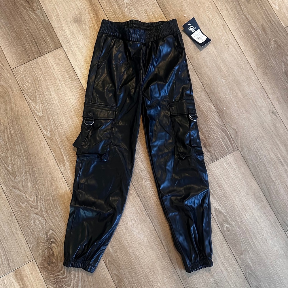Girls Black Faux Leather Cargo Jogger Pants with D-Ring Detail Size 7/8 NWT